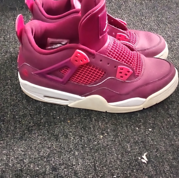 Jordans size 7 y - Picture 2 of 10